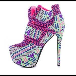 Platform canvas material heels